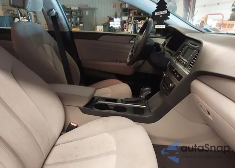 2016 Hyundai Sonata Hybrid Se z USA, uszkodzony, nr VIN KMHE24L18GA011260